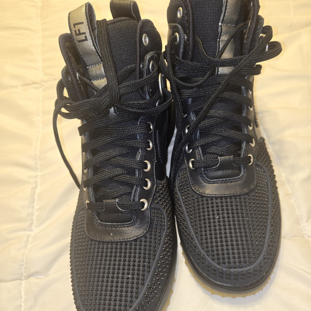 Men's Black High-Top Sneakers Nike Boots